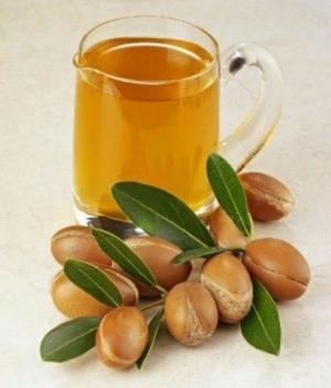 bigCover of the book The Essential Guide to Argan Oil Benefits and Uses by 