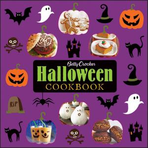 Book cover of Betty Crocker Halloween Cookbook