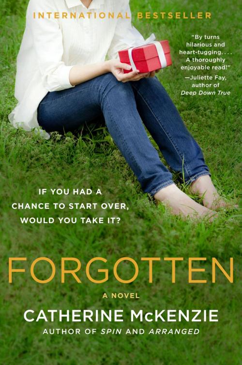 Cover of the book Forgotten by Catherine McKenzie, William Morrow Paperbacks
