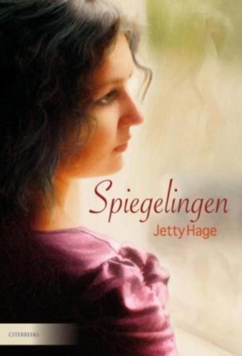 Cover of the book Spiegelingen by Jetty Hage, VBK Media
