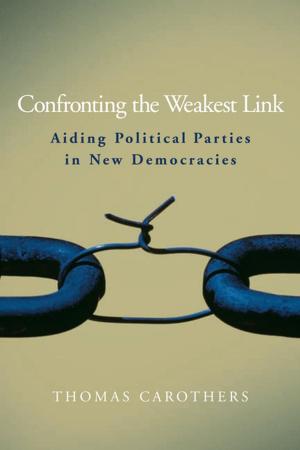Cover of the book Confronting the Weakest Link by Greg Clark
