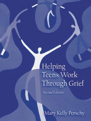 Book cover of Helping Teens Work Through Grief