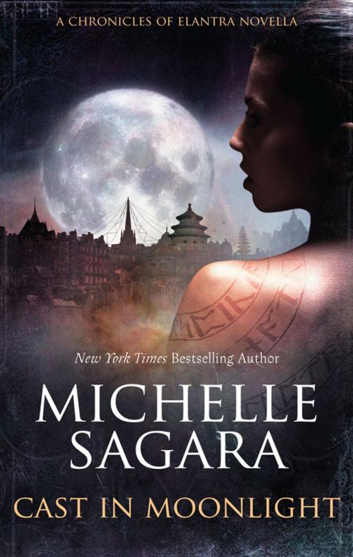 Cover of the book Cast in Moonlight by Michelle Sagara, Harlequin