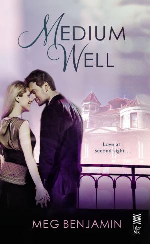 Cover of the book Medium Well by Yasmine Galenorn