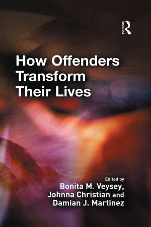 Cover of the book How Offenders Transform Their Lives by Michael Tamvakis