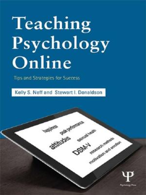 Cover of the book Teaching Psychology Online by Robert Tyminski