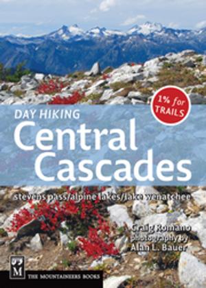Book cover of Day Hiking Central Cascades