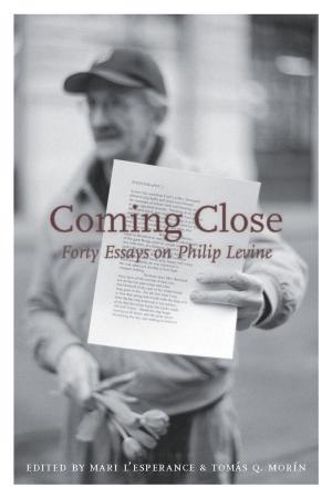 Cover of the book Coming Close by Robin M. Lillie, Jennifer E. Mack