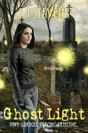 Book cover of Ghost Light