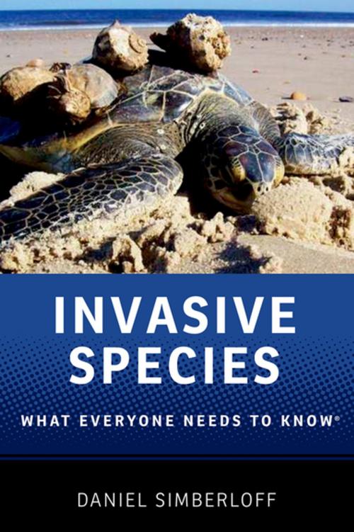 Cover of the book Invasive Species by Daniel Simberloff, Oxford University Press