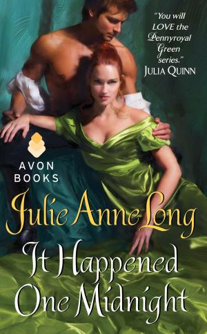 Cover of the book It Happened One Midnight by Julia Quinn
