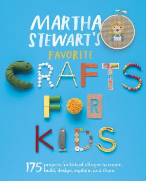 Book cover of Martha Stewart's Favorite Crafts for Kids