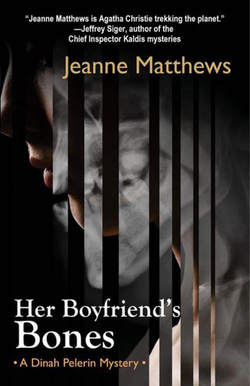 Cover of the book Her Boyfriend's Bones by Jeanne Matthews, Sourcebooks