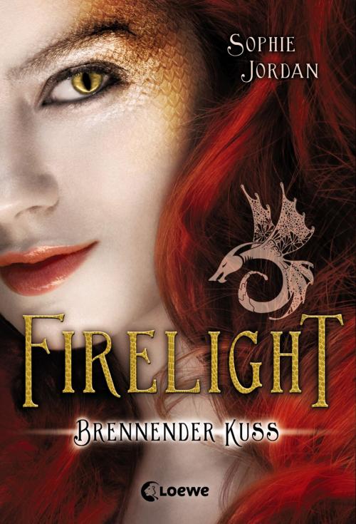 Cover of the book Firelight 1 - Brennender Kuss by Sophie Jordan, Loewe Verlag