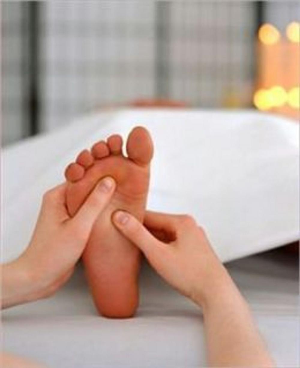 Big bigCover of Giving a Foot Massage For Beginners