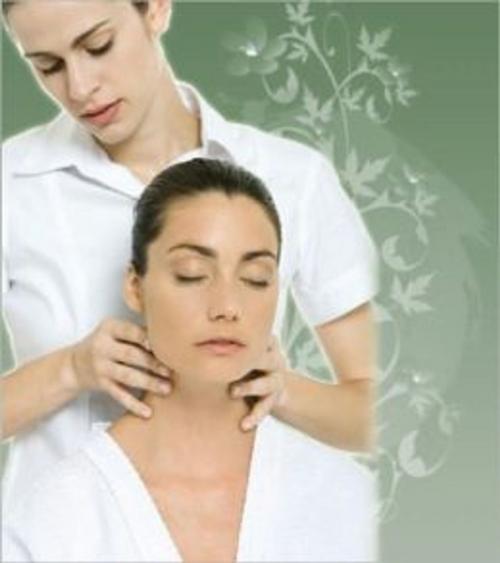 Cover of the book Giving a Neck Massage For Beginners by Emma Clayhill, Axel Publishing