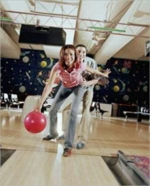 Cover of the book How to Play Bowling by Linda Pfeiffer