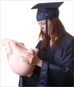 Cover of the book The Essential Guide on How to Get Student Loans by Phil Macey