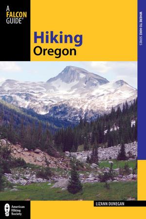 Cover of the book Hiking Oregon by Randi Minetor