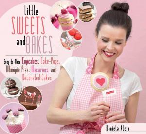 Cover of the book Little Sweets and Bakes by Tracey Medeiros