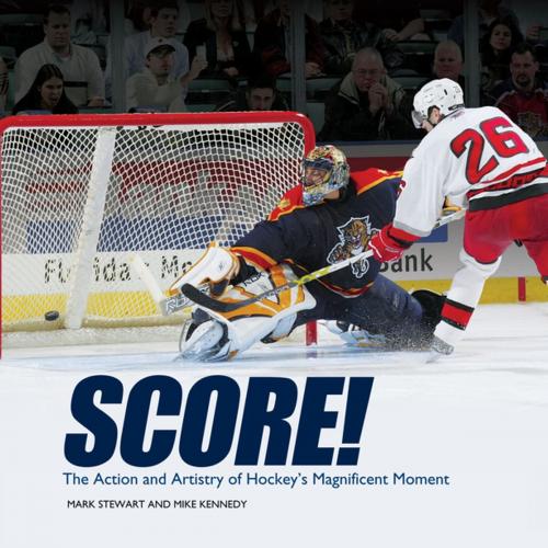 Cover of the book Score! by Mike Kennedy, Mark Stewart, Lerner Publishing Group