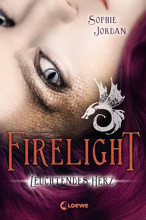 Cover of the book Firelight 3 - Leuchtendes Herz by Sophie Jordan, Loewe Verlag
