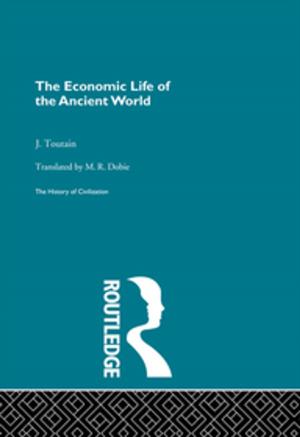 Cover of the book The Economic Life of the Ancient World by Peter Trudgill