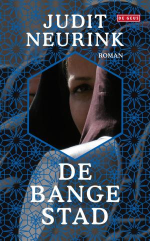 Cover of the book De bange stad by Cora Carmack