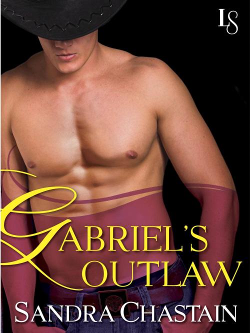 Cover of the book Gabriel's Outlaw by Sandra Chastain, Random House Publishing Group