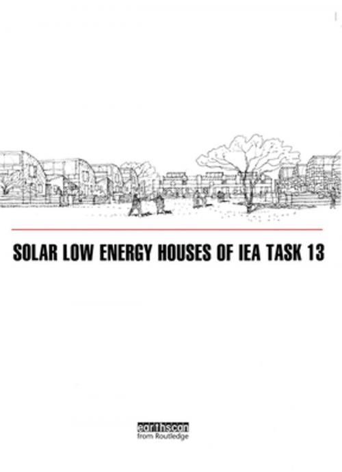 Cover of the book Solar Low Energy Houses of IEA Task 13 by Robert Hastings, Taylor and Francis
