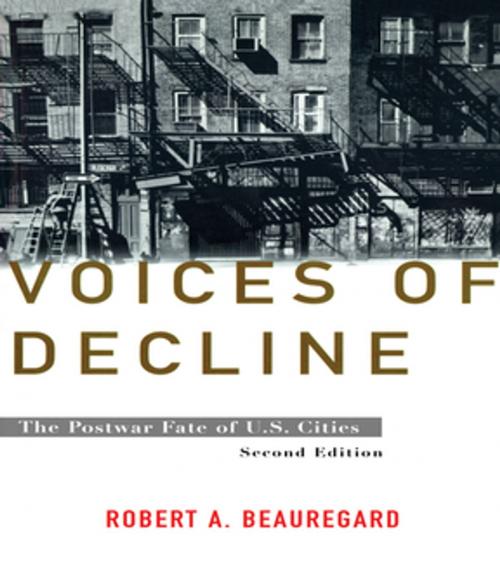 Cover of the book Voices of Decline by Robert A. Beauregard, Taylor and Francis