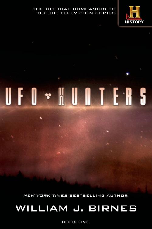 Cover of the book UFO Hunters by William J. Birnes, Tom Doherty Associates