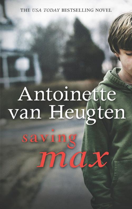 Cover of the book Saving Max by Antoinette van Heugten, MIRA Books