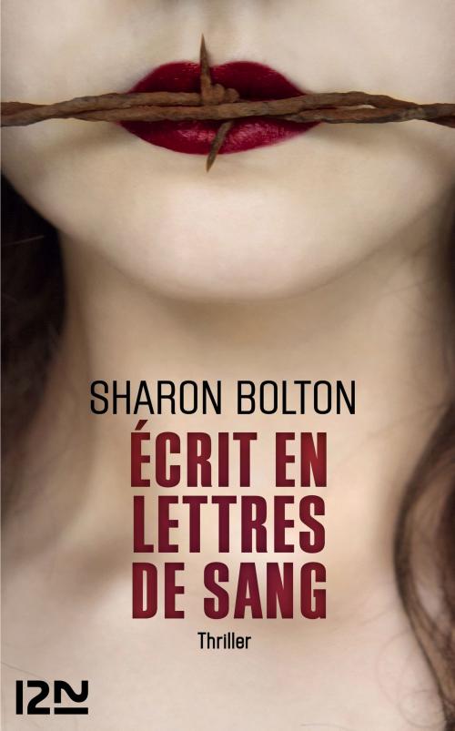 Cover of the book Écrit en lettres de sang by Sharon BOLTON, Univers Poche
