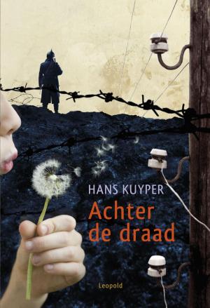 Cover of the book Achter de draad by Gerard van Gemert