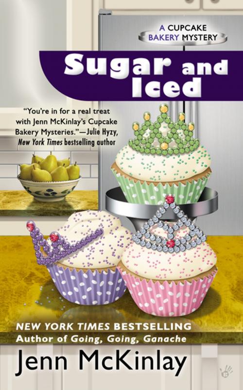 Cover of the book Sugar and Iced by Jenn McKinlay, Penguin Publishing Group