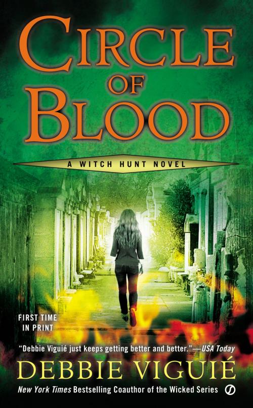 Cover of the book Circle of Blood by Debbie Viguie, Penguin Publishing Group