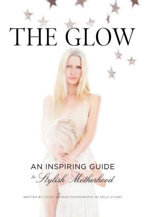 Cover of the book The Glow by Violet Gaynor, Kelly Stuart, ABRAMS