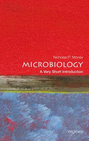 Cover of the book Microbiology: A Very Short Introduction by A. D. Nuttall