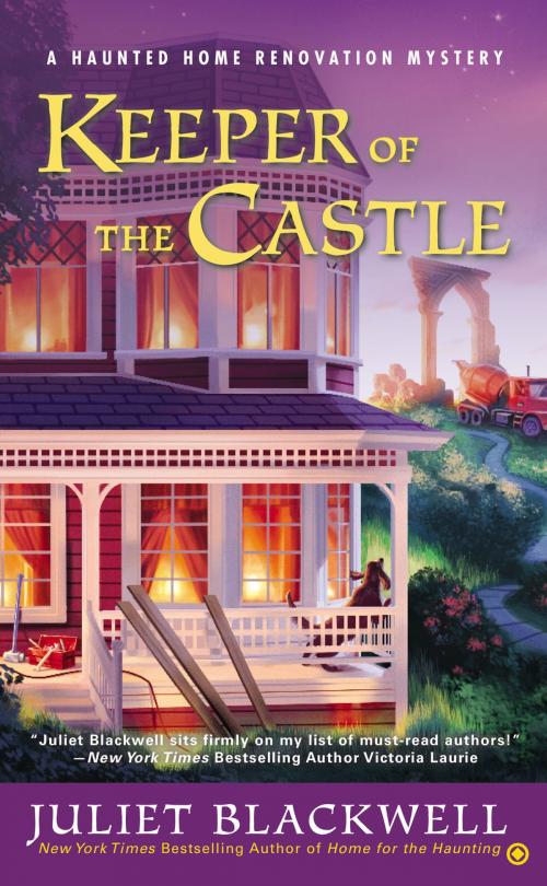 Cover of the book Keeper of the Castle by Juliet Blackwell, Penguin Publishing Group