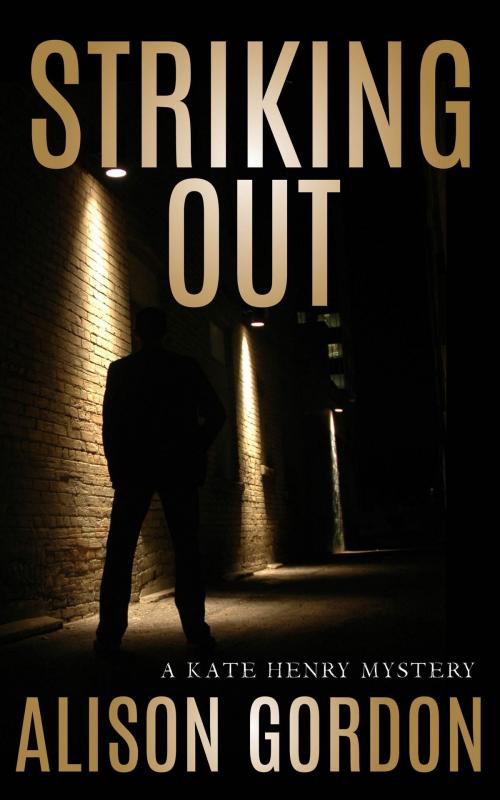 Cover of the book Striking Out by Alison Gordon, HarperCollins Publishers