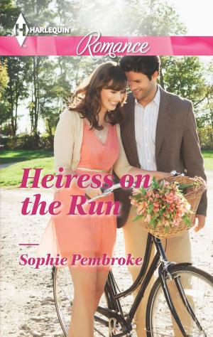 Cover of the book Heiress on the Run by Kim Lawrence