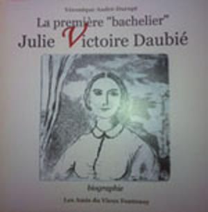 Cover of the book La première "bachelier" Julie Victoire Daubié by John Provan
