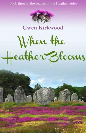 Cover of the book When the Heather Blooms by Lesley Cookman
