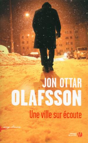 Cover of the book Une ville sur écoute by Georges SIMENON