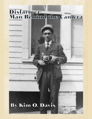 Book cover of Disfarmer: Man Behind the Camera