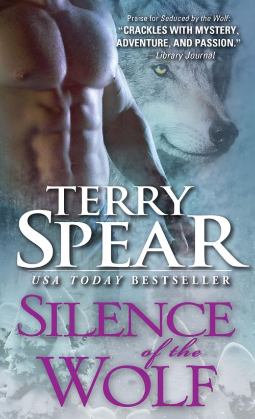 Cover of the book Silence of the Wolf by Terry Spear, Sourcebooks