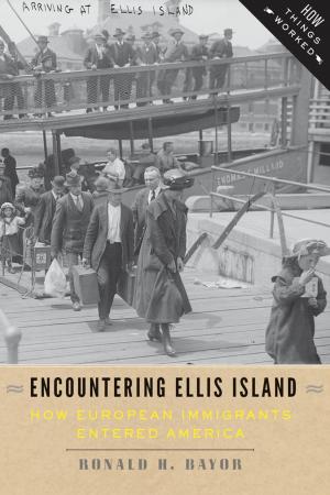 Cover of the book Encountering Ellis Island by Richard Ellis, James G. Mead