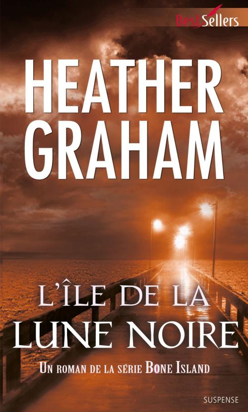 Cover of the book L'île de la lune noire by Heather Graham, Harlequin