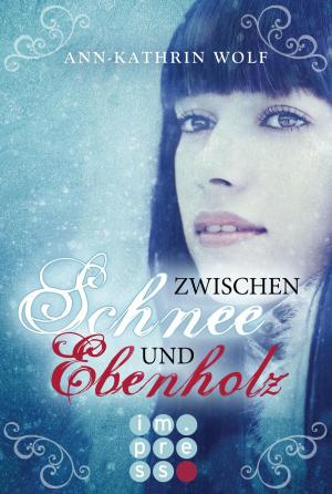 Cover of the book Zwischen Schnee und Ebenholz (Die Märchenherz-Reihe 1) by Lucy Inglis